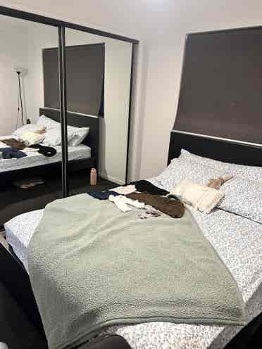 One bedroom in Yeerongpilly