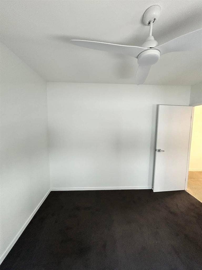 One bedroom in Yeerongpilly