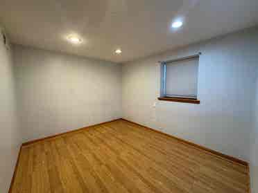 Spacious 2BR W/ Utilities Included