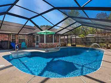 Filling two rooms. Pool/No HOA