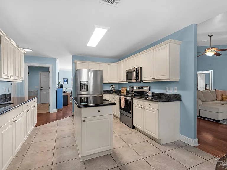 Filling two rooms. Pool/No HOA