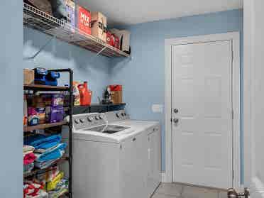 Filling two rooms. Pool/No HOA