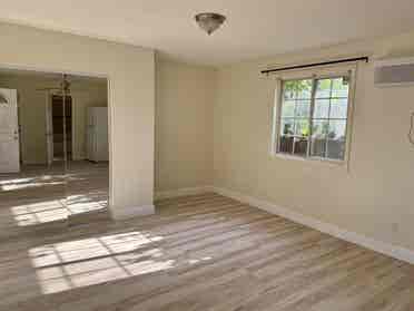 Private Studio Room – Full Kitchen