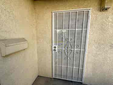 Private Studio Room – Full Kitchen