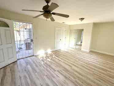 Private Studio Room – Full Kitchen