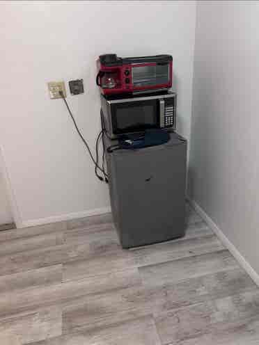 Efficiency room for rent