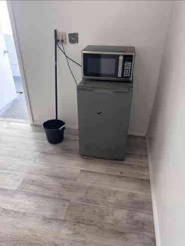 Efficiency room for rent