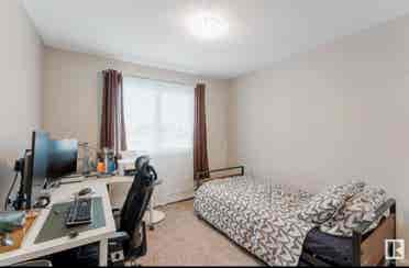 Bath Condo – Charlesworth