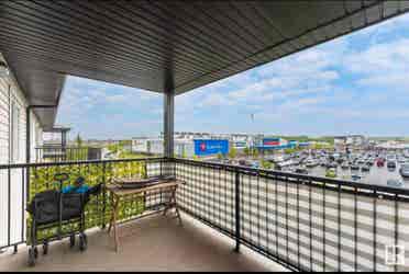 Bath Condo – Charlesworth