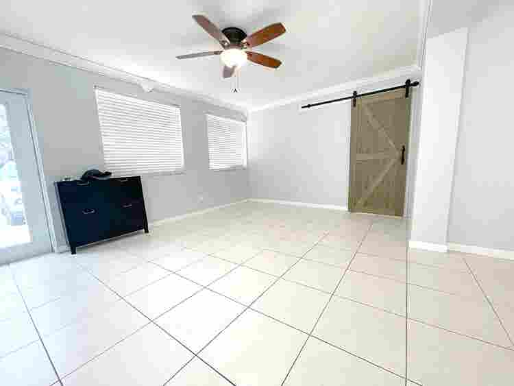 Entire House - furnished optional