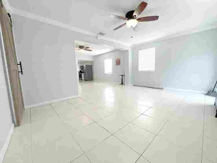 Entire House - furnished optional