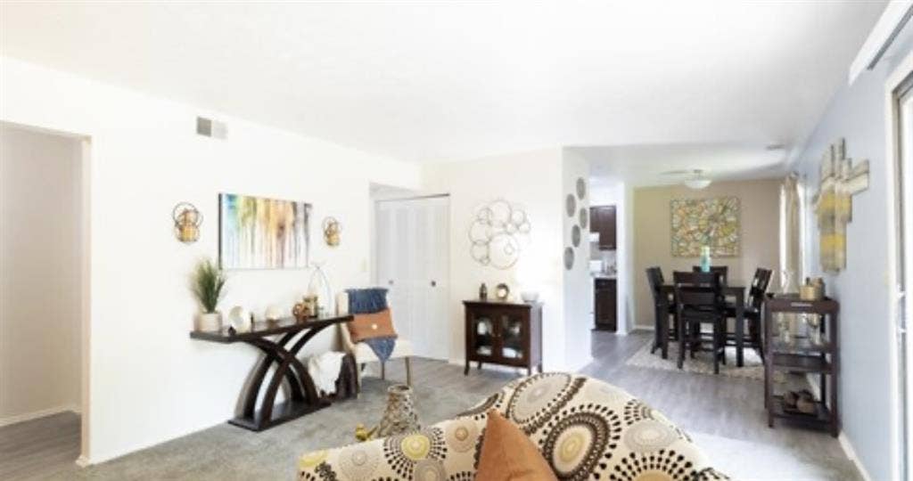 bath apt for rent Notre Dame