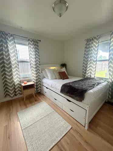 Bright Room Near Stanley Market