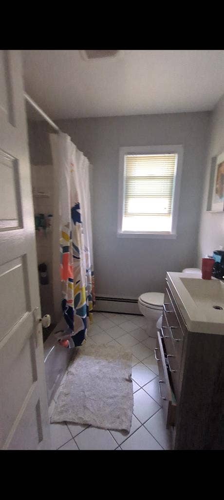 Medium size room for rent