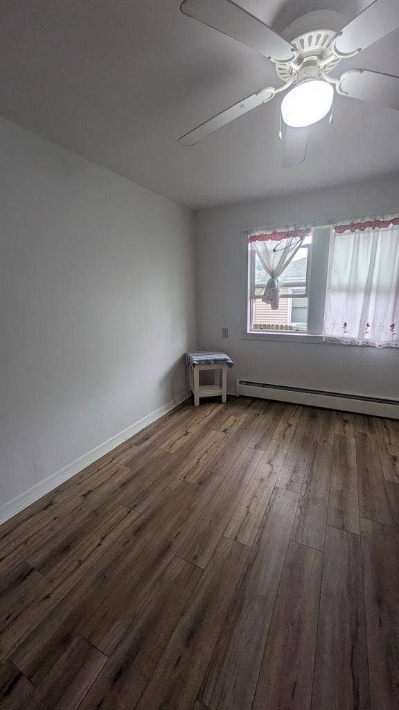 Medium size room for rent