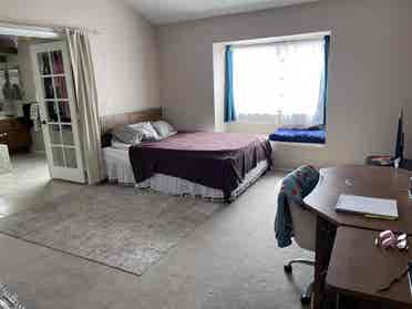 Sublet (July -September )