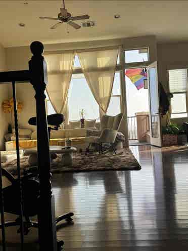 2rooms in Oakland Hills
