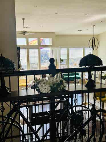 2rooms in Oakland Hills