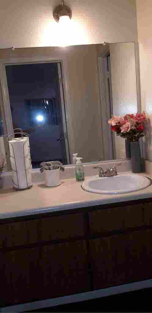 Looking for girl roommate in NoHo!