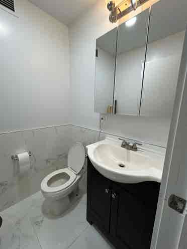 ✨ Good Deal Room in Midtown South ✨
