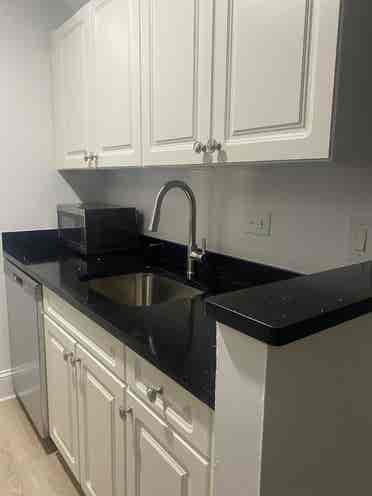 ✨ Good Deal Room in Midtown South ✨