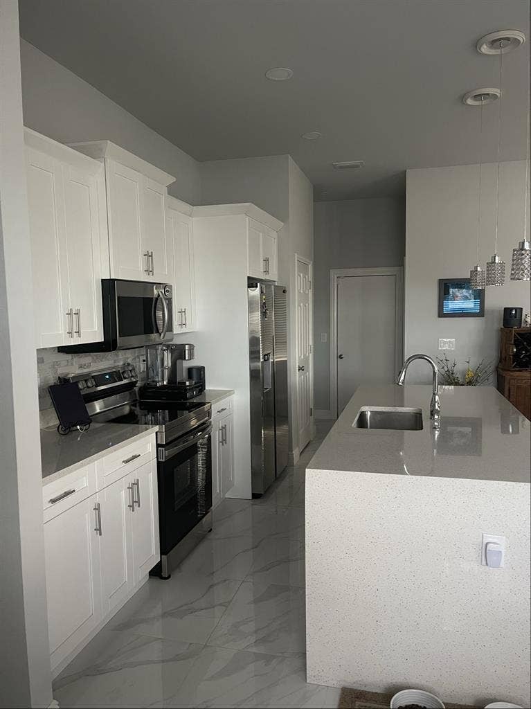Room for rent monthly to longer