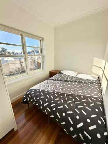 3 BR unit $even hundred AUD pw