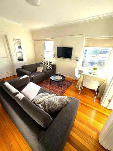 3 BR unit $even hundred AUD pw