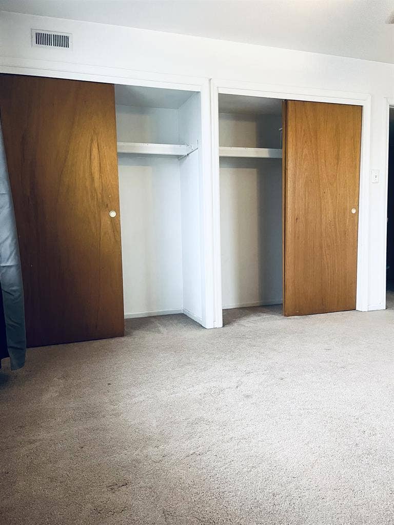 Spacious Private Room with Bathroom