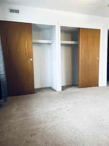 Spacious Private Room with Bathroom