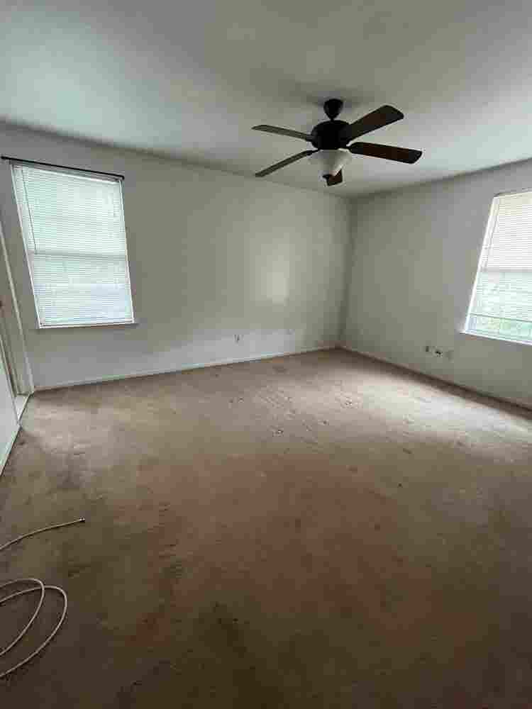 Spacious Private Room with Bathroom