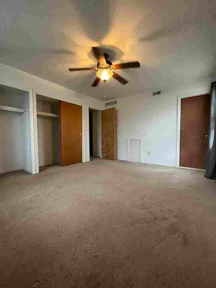 Spacious Private Room with Bathroom