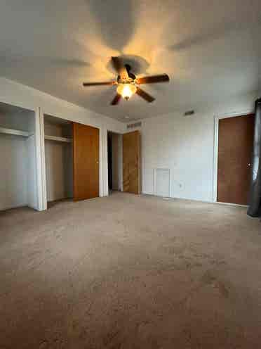 Spacious Private Room with Bathroom