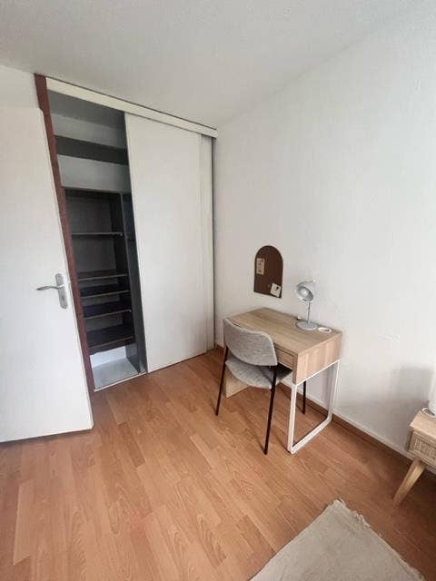 Chambre meublée à louer - Bron