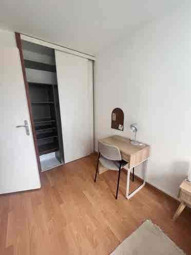 Chambre meublée à louer - Bron
