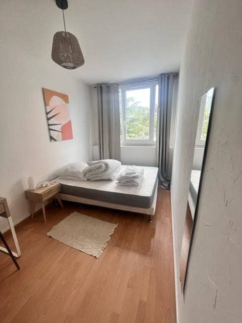 Chambre meublée à louer - Bron