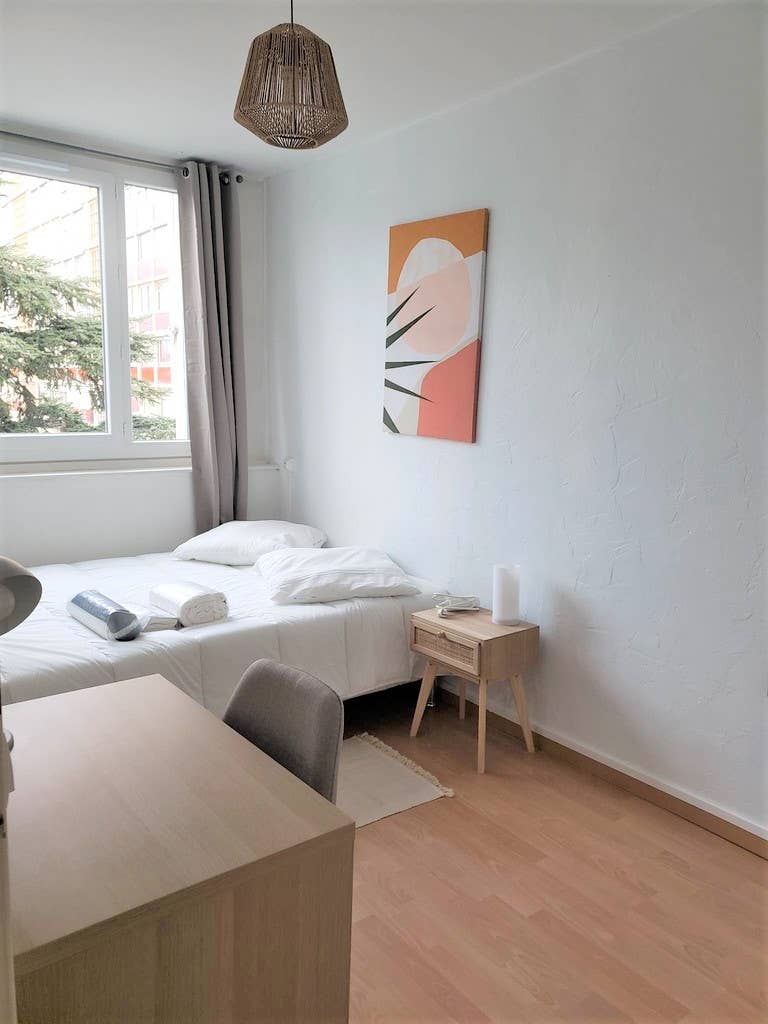Chambre meublée à louer - Bron