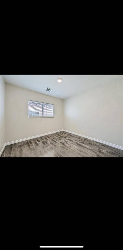 room for rent available.