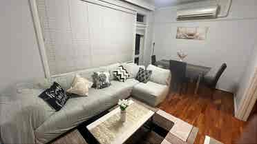Eightt Hundred AUD pw entire 3 BR