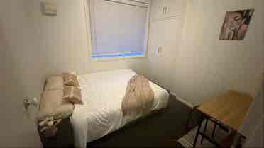 Eightt Hundred AUD pw entire 3 BR