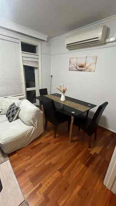 Eightt Hundred AUD pw entire 3 BR