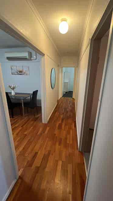 Eightt Hundred AUD pw entire 3 BR
