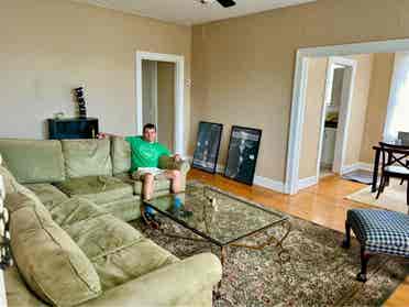 2 BR Riverside Apartment to Share