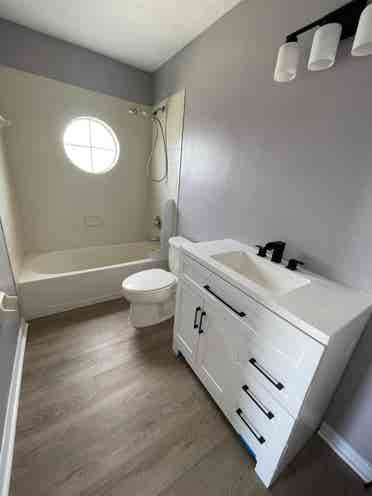 NEW HOUSE. 6 ROOMS AVAILABLE
