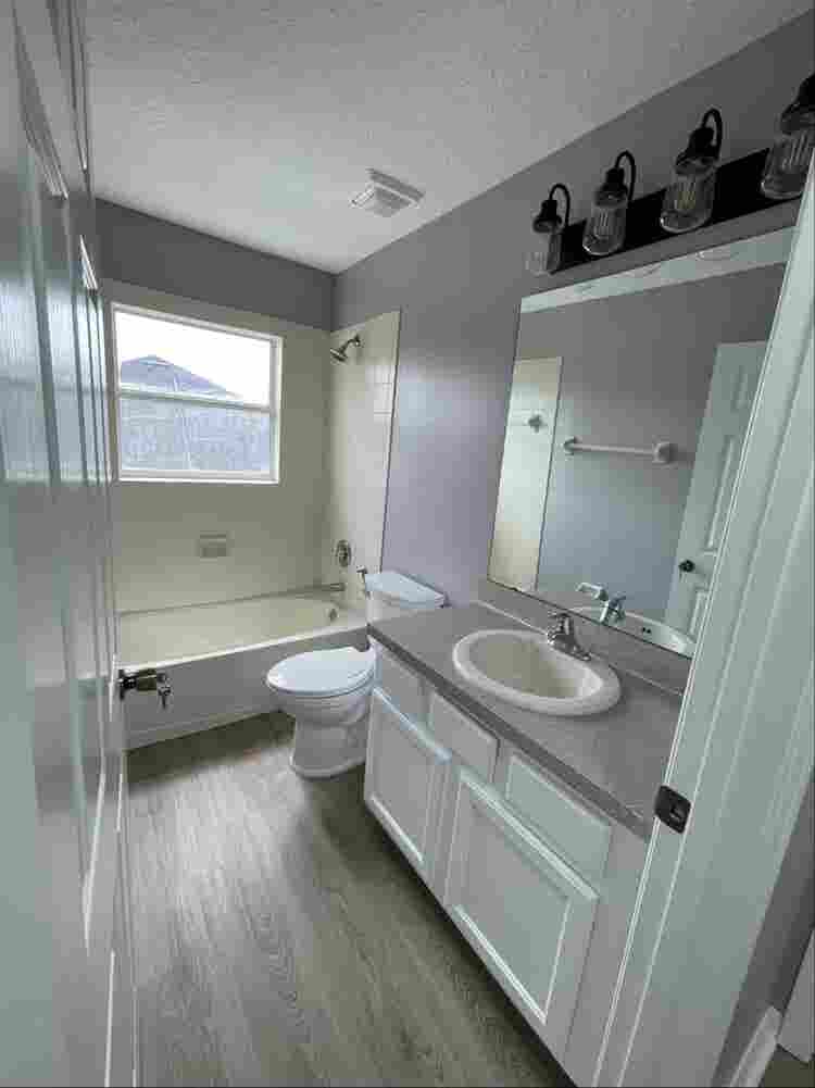 NEW HOUSE. 6 ROOMS AVAILABLE