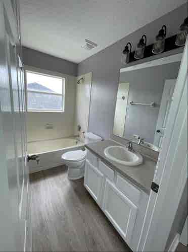 NEW HOUSE. 6 ROOMS AVAILABLE