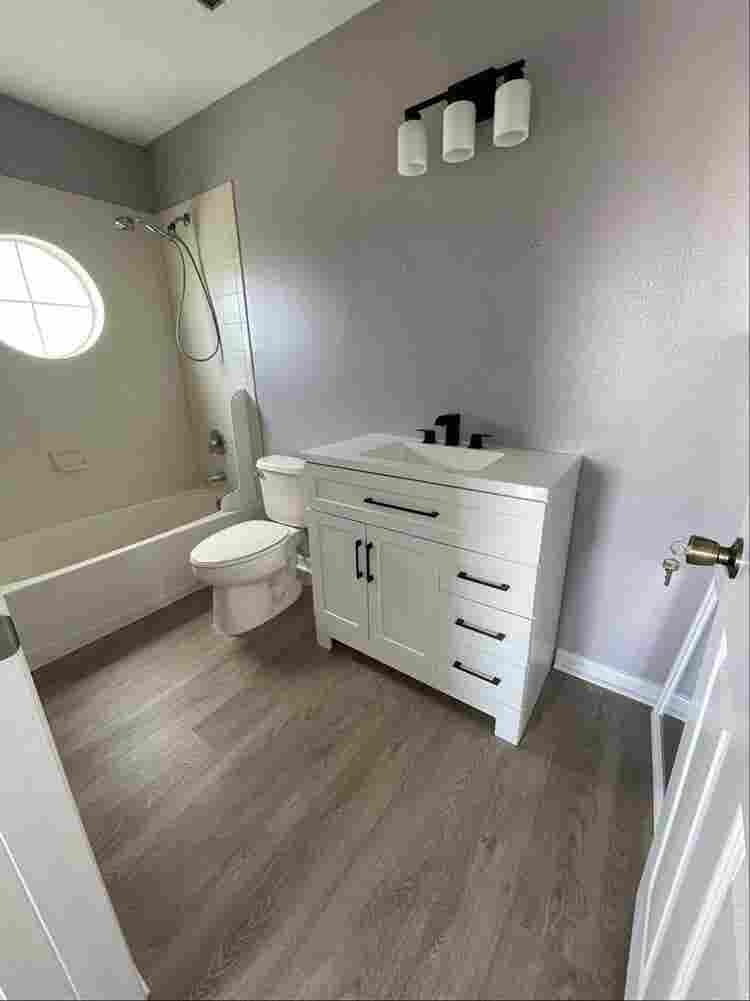 NEW HOUSE. 6 ROOMS AVAILABLE