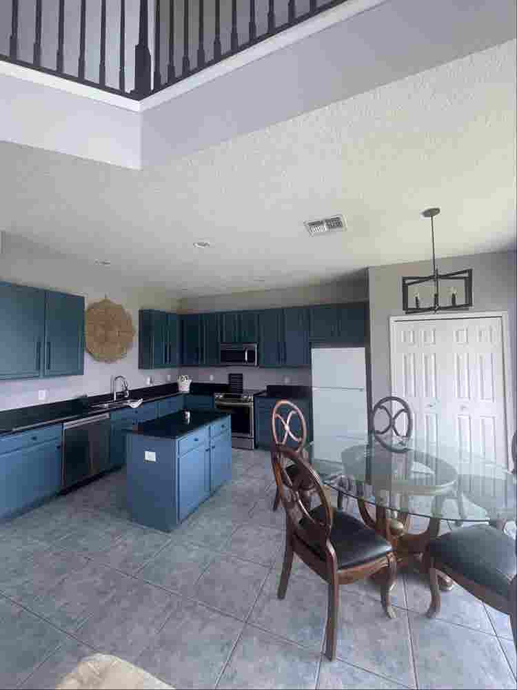 NEW HOUSE. 6 ROOMS AVAILABLE