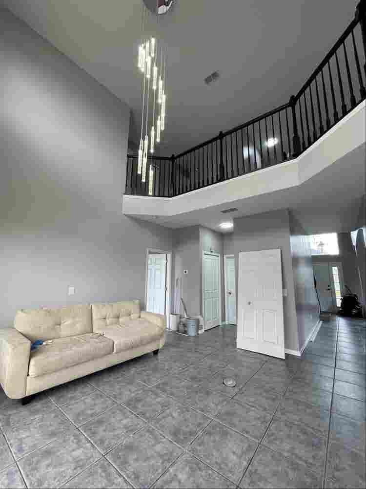 NEW HOUSE. 6 ROOMS AVAILABLE