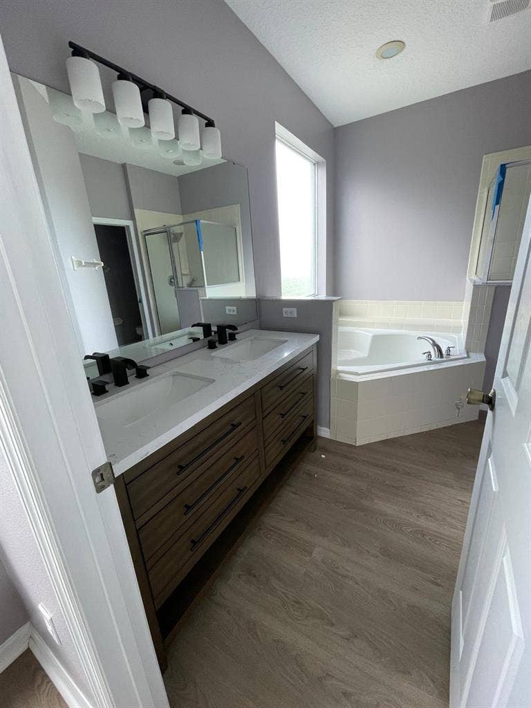 NEW HOUSE. 6 ROOMS AVAILABLE